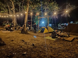Camping didekat Pantai Katapang